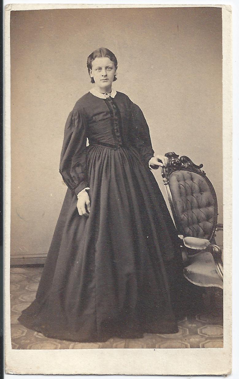 Mccormick Cdv Youngwoman Photoalbum123p40front