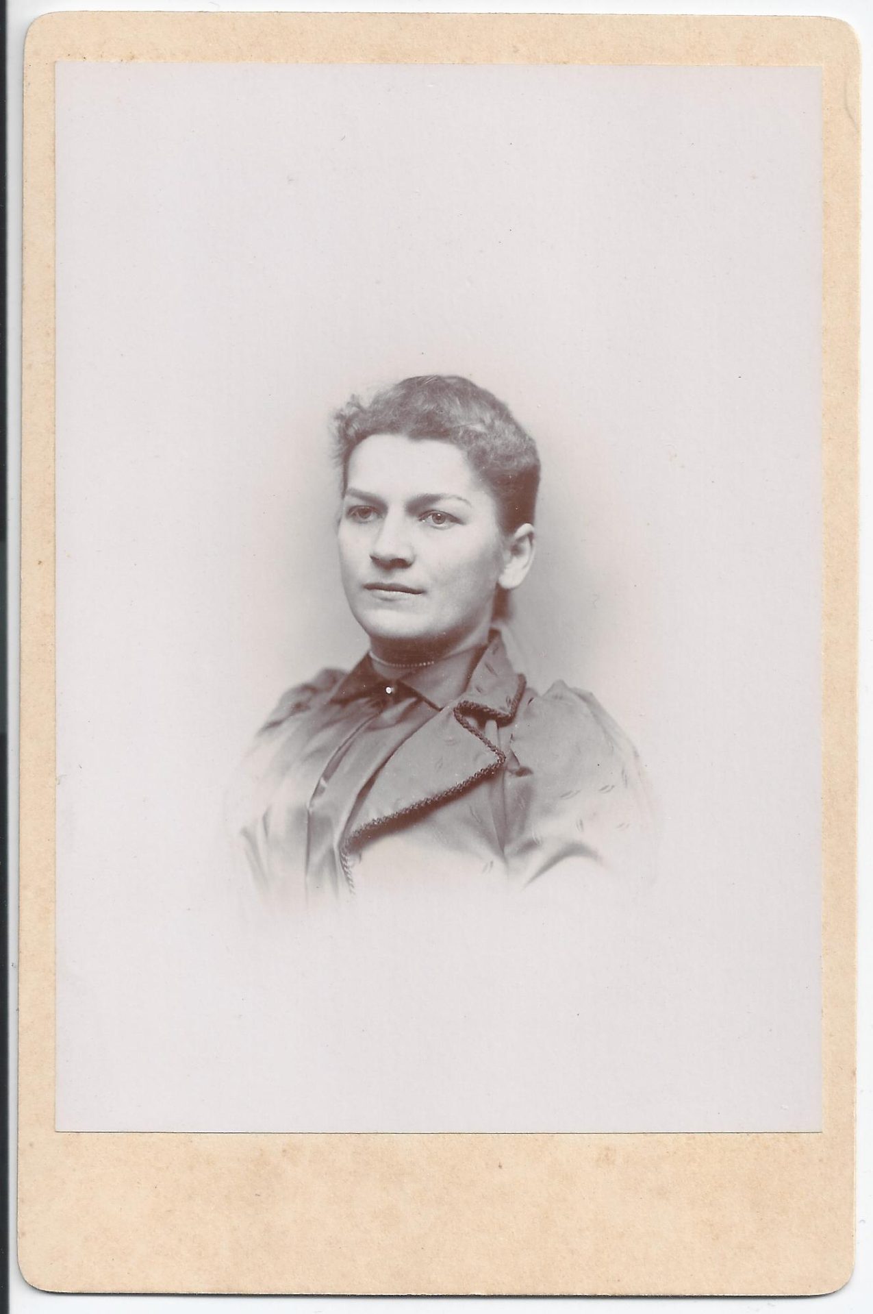Gibson Cc Youngwoman Photo122front