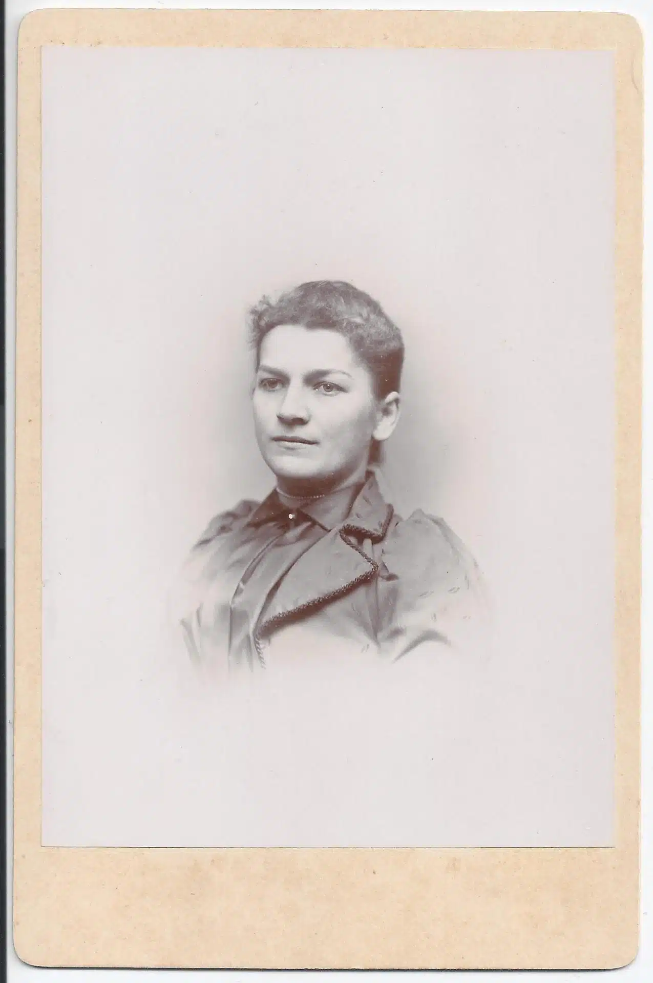 Gibson Cc Youngwoman Photo122front