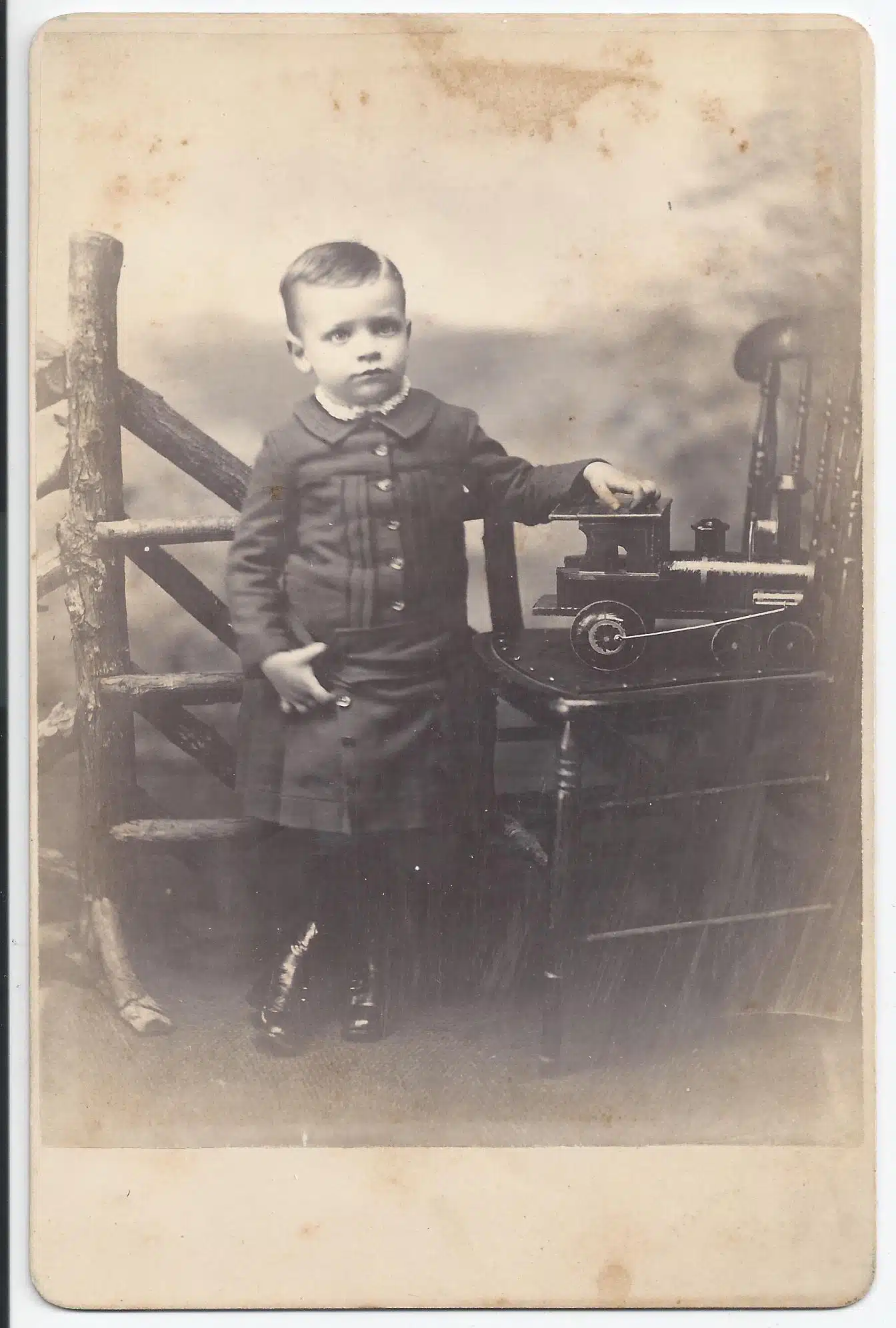 Horning Cabinetcard Boywtrain Photo151front