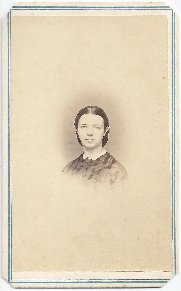 Duval Cdv Youngwoman Photo137front