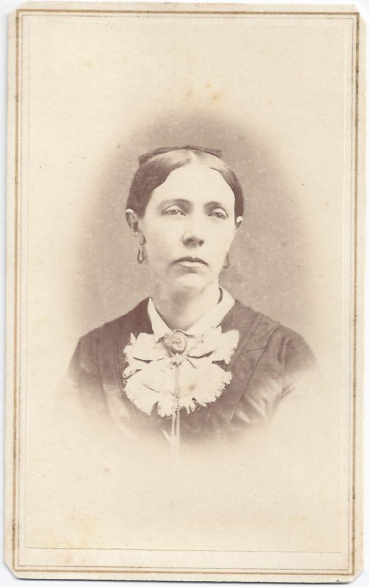 Beecherngrier Cdv Youngwoman Photo16front