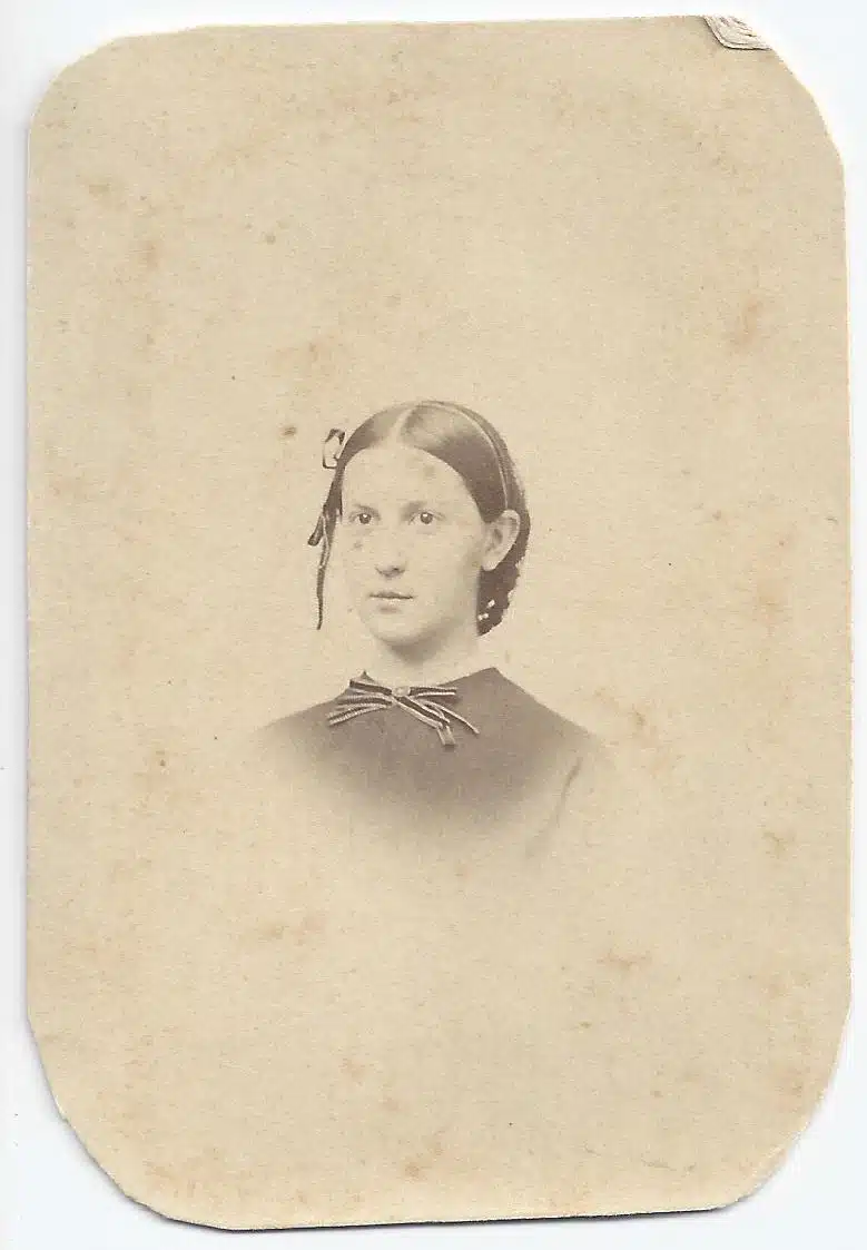 Woodward Cdv Prissyyoungwoman Photo102front